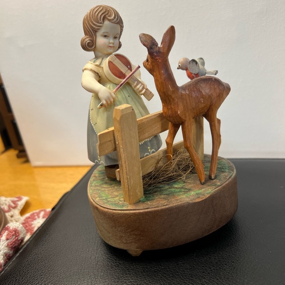 🇨🇭Vintage Music Box with Girl play violin,  Deer Bird & Fence - Picture 11 of 12